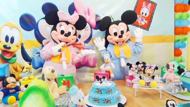 Foto 1 - Mickey baby cover personagens vivos festa infantil